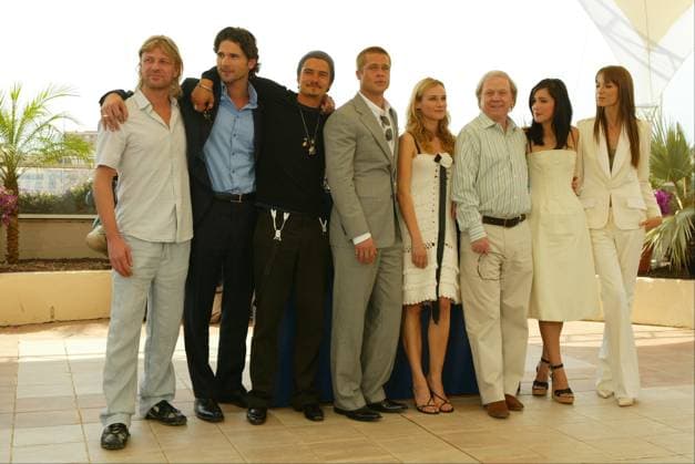 Archives - Sean Bean, Eric Bana, Orlando Bloom, Brad Pitt, Wolfgang Petersen, Diane Kruger, Rose Byrne, Saffron Burrows lors du 57ème Festival International du Film de Cannes, le 13 mai 2004. Frédéric Piau Bestimage File-Picture - Celebrities during 57th Cannes International Film Festival. On may 13 2004. Cannes France *** Archives Sean Bean, Eric Bana, Orlando Bloom, Brad Pitt, Wolfgang Petersen, Diane Kruger, Rose Byrne, Saffron Burrows during the 57th Cannes International Film Festival On may 13 2004 Cannes France Frédéric Piau Bestimage File Picture Celebrities during 57th Cannes International Film Festival On may 13 2004 Cannes France  Copyright: xPIAUxFREDERICx xBESTIMAGExPIAUxFREDERICx xBESTIMAGEx