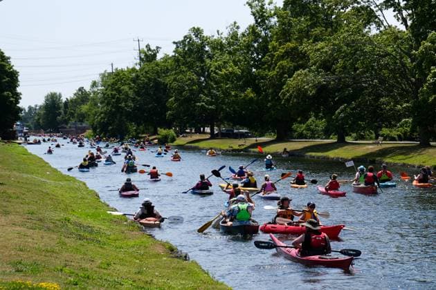 Lock & Paddle 2025 in Canada PETERBOROUGH, CANADA - JULY 19 : Hundreds of paddlers attend the Lock & Paddle 2025 event at historic Peterborough Lift Lock within ‘Canada’s Parks Day’ in Peterborough, Ontario, Canada on July 19, 2025. Participants are lifted up and down the historic lock, located on the Trent Canal at Trent-Severn Waterway National Historic Site, as part of the Canada’s Parks Day event, celebrated on the third Saturday of July each year. Mert Alper Dervis Anadolu Ontario Canada. Editorial use only. Please get in touch for any other usage.  Copyright: x2025xAnadoluxMertxAlperxDervisx