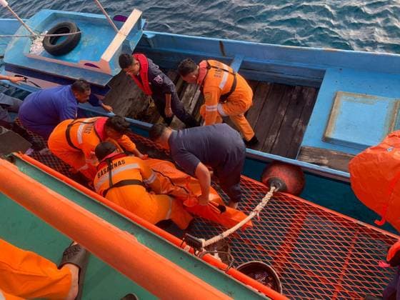 5 dead, 284 rescued after ferry catches fire in waters off Indonesia’s North Sulawesi province NORTH SULAWESI, INDONESIA - JULY 20: (----EDITORIAL USE ONLY - MANDATORY CREDIT - BADEN SAR NATIONAL (BASARNAS) HANDOUT - NO MARKETING NO ADVERTISING CAMPAIGNS - DISTRIBUTED AS A SERVICE TO CLIENTS----) Search and rescue efforts are underway, with several boats, rigid inflatable boats, and other vessels deployed as at least five people were killed and around 284 others rescued after a passenger ship caught fire in the waters off in North Sulawesi province of Indonesia on July 20, 2025. According to the officials, the fire broke out on board a ferry named Barcelona on Sunday, carrying 280 people, near Talisei Island, about 60 kilometers (37.3 m  Copyright: x2025xAnadoluxBadenxSARxNationalx(BASARNAS)x xHandoutx