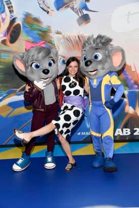 abb Paula Schramm Schauspielerin mit Maeuse Figuren zu Gast auf dem blauen Teppich bei der Kino Film Premiere von Grand Prix of Europa im Kino in der Kulturbrauerei am 20.Juli 2025 in Berlin Berlin Deutschland