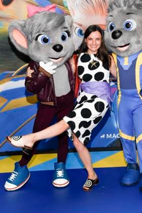 abb Paula Schramm Schauspielerin mit Maeuse Figuren zu Gast auf dem blauen Teppich bei der Kino Film Premiere von Grand Prix of Europa im Kino in der Kulturbrauerei am 20.Juli 2025 in Berlin Berlin Deutschland