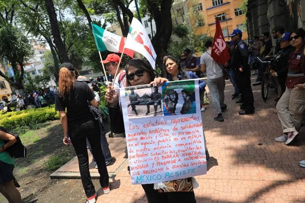 Protest Against the Removal of Statues of Cuban Revolutionary Leaders People take part during a protest against the removal of statues of Cuban revolutionary leaders Che Guevara and Fidel Castro in Tabacalera Park by CuauhtÃ moc Mayor Alessandra Rojo de la Vega. on July 20, 2025 in Mexico City, Mexico. (Photo by Ian Robles Eyepix Group) Copyright: xIanxRobles xEyepixxGroupx EL_20072025_162068JPEG
