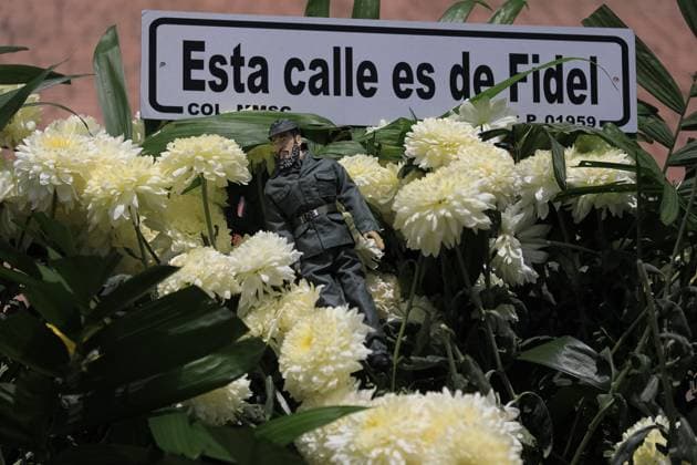 Protest Against the Removal of Statues of Cuban Revolutionary Leaders Fidel Castro toy is seen during a protest against the removal of statues of Cuban revolutionary leaders Che Guevara and Fidel Castro in Tabacalera Park by CuauhtÃ moc Mayor Alessandra Rojo de la Vega. on July 20, 2025 in Mexico City, Mexico. (Photo by Ian Robles Eyepix Group) Copyright: xIanxRobles xEyepixxGroupx EL_20072025_162064JPEG