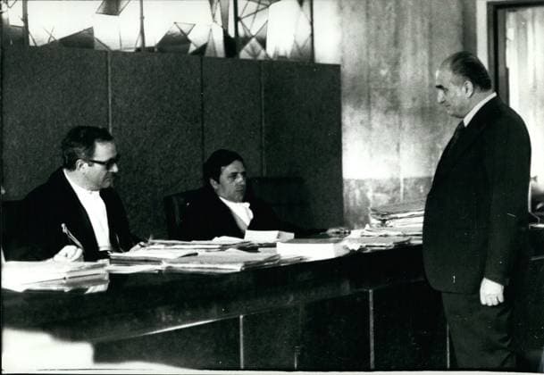Italien San Marino 5. Mai 1976 – Der ehemalige Verteidigungsminister, Signor Kario Tanassi, einer der italienischen Politiker, die in den Fall der Bestechungsgelder an die Lockheed Aircraft Co. verwickelt waren, steht während des Prozesses gegen zwei Journalisten vor Gericht, bei denen der ehemalige Minister Anzeige erstattet hatte, weil sie von dem Skandal erzählt hatten. *** Italy San Marino 5 May 1976 – the former Secretary of Defense, Signor Kario Tanassi, a the Italian Politicians, the in the Case the Bribes to the Lockheed Aircraft Co entangled were, is during of Process against Two Journalists before Court, at those the former Minister Display reimbursed had, because you from the Scandal told had  Copyright: xUnitedxArchivesx xkpaxKeystonex 19760505_baf_k09_141 !ACHTUNG AUFNAHMEDATUM GESCHÄTZT!