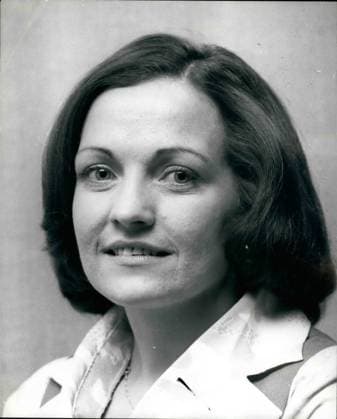 Bewegungen Organisationen 10. Oktober 1977 – Frauen in Führungspositionen der Ulster-Friedensbewegung erhalten den Friedensnobelpreis: Der Friedensnobelpreis wurde gestern an die Gründerinnen der Ulster-Friedensbewegung verliehen. Es handelt sich um Betty Williams und Mairead Corrigan. Der Preis ist mehr als 5.000 Dollar wert. Ein Foto zeigt Mairead Corrigan, eine der beiden Frauen in Führungspositionen der Ulster-Friedensbewegung, die mit dem Friedensnobelpreis ausgezeichnet wurden. *** Movements Organisations 10 October 1977 – Women in Management positions the Ulster Peace movement received the Nobel Peace Prize the Nobel Peace Prize was yesterday to the Gründerinnen the Ulster Peace movement awarded it trades itself at Betty Willia  Copyright: xUnitedxArchivesx xkpaxKeystonex 19771010_baf_k09_028 !ACHTUNG AUFNAHMEDATUM GESCHÄTZT!