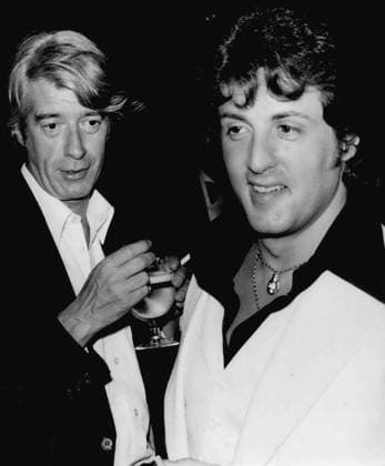 1970-1979 Schauspieler Schauspielerin 1. Januar 1979 - Deutscher Filmball 79? in München Der offizielle Deutsche Filmball 79 fand am 13. Januar in München Westdeutschland statt. Rund 1000 Gäste folgten der Einladung der Spitzenorganisation der Filmwirtschaft und feierten bis in die frühen Morgenstunden. OPS: Rocky? Sylvester Stallone (rechts), hier im Gespräch mit Rudi Carrell (Showmaster aus den Niederlanden, lebt und arbeitet in Westdeutschland), kam für diese Veranstaltung aus Hollywood nach München. Stallone wurde durch seinen Film Rocky? zum Star und wurde mit Oscars ausgezeichnet *** 1970 1979 Actors Actress 1 January 1979 German Movie Ball 79 in Munich the official German Movie Ball 79 found on 13 January in Munich Western Germ  Copyright: xUnitedxArchivesx xkpaxKeystonex 19790101_baf_k09_024 !ACHTUNG AUFNAHMEDATUM GESCHÄTZT!