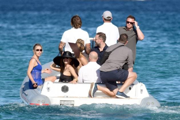 Jeff Bezos And Wife Lauren Sanchez At Club 55 - Saint Tropez Founder of Amazon, Jeff Bezos and his wife Lauren Sanchez Bezos are spotted leaving Club 55 in Saint-Tropez, France on July 22, 2025. Photo by ABACAPRESS.COM Saint-Tropez France  Copyright: xABACAx