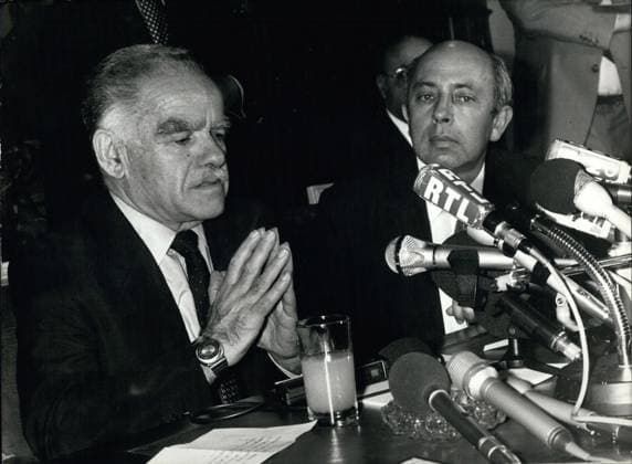Israel Libanon Palästina 16. Juni 1982 - Israels Yitzhak Shamir während einer Pressekonferenz *** Israel Lebanon Palestine 16 June 1982 Israel Yitzhak Shamir during a Press conference  Copyright: xUnitedxArchivesx xkpaxKeystonex 19820616_baf_k09_001 !ACHTUNG AUFNAHMEDATUM GESCHÄTZT!