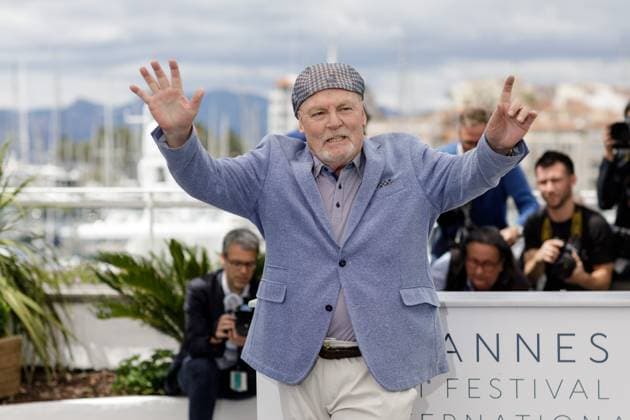 Stacy Keach lors du photocall Rendez-Vous With... John Travolta - Gotti au 71ème Festival International du Film de Cannes, le 15 mai 2018. Borde Jacovides Moreau Bestimage Photocall of Rendez-Vous With... John Travolta - Gotti during the 71th Cannes International Film Festival. May 15th, 2018. Cannes France *** Stacy Keach during the Rendez Vous With John Travolta Gotti photocall at the 71st Cannes International Film Festival, May 15th, 2018 Borde Jacovides Moreau Bestimage Photocall of Rendez Vous With John Travolta Gotti during the 71st Cannes International Film Festival May 15th, 2018 Cannes France  Copyright: xJACOVIDES-BORDE-MOREAUx xBESTIMAGExJACOVIDES-BORDE-MOREAUx xBESTIMAGEx
