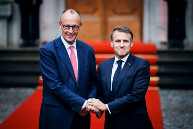News Bilder des Tages Bundeskanzler Friedrich Merz, (CDU) empfaengt Emmanuel Macron, Staatspraesident der Franzoesischen Republik in der Villa Borsig zu einem Gespraech in Berlin, 23.07.2025. Berlin Deutschland *** Federal Chancellor Friedrich Merz, CDU receives Emmanuel Macron, President of the French Republic at the Villa Borsig for talks in Berlin, 23 07 2025 Berlin Germany Copyright: xFelixxZahnx