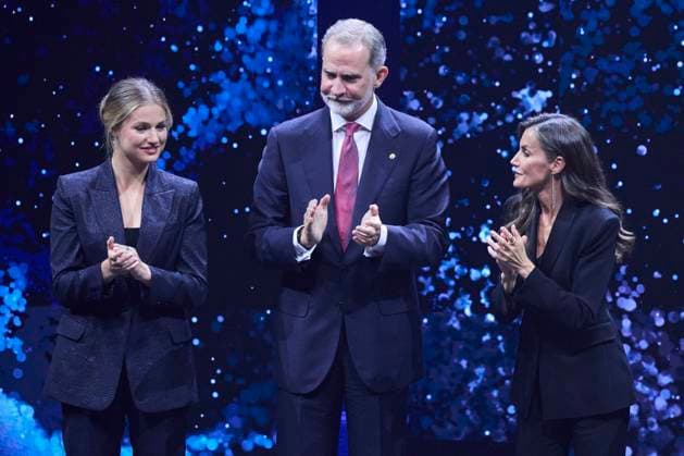 July 23, 2025, Barcelona, Barcelona, Spain: KING FELIPE VI OF SPAIN, QUEEN LETIZIA OF SPAIN and CROWN PRINCESS LEONOR DE BORBON attend the Princesa de Girona Foundation Awards at Gran Teatro del Liceu Barcelona Spain - ZUMAc260 20250723_zep_c260_024 Copyright: xMikexChicorrox