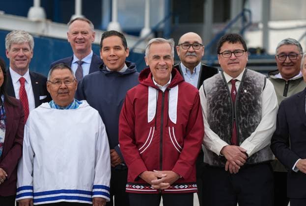 July 24, 2025, Inuvik, Nt, CANADA: Prime Minister Mark Carney, centre, stands for a photo with Nunatsiavut Government President Johannes Lampe, front left, Chair and CEO of the Inuvialuit Regional Corporation Duane Smith, front right, and back from left to right; Energy and Natural Resources Minister Tim Hodgson, Defence Minister David McGuinty, President of the Inuit Tapiriit Kanatami Natan Obed, President of the Kivalliq Inuit Association Kono Tattuinee, and Vice President of Nunavut Tunngavik Inc. Paul Irngaut, before a meeting of the Inuit-Crown Partnership Committee, in Inuvik, N.W.T., on Thursday, July 24, 2025. Inuvik CANADA  - ZUMAc35_ 20250724_zaf_c35_022 Copyright: xDarrylxDyckx