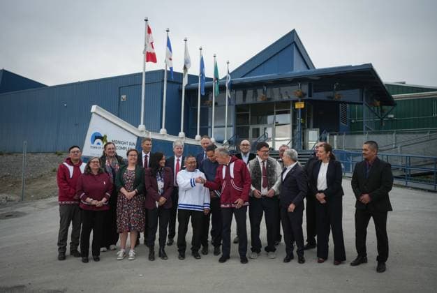 July 24, 2025, Inuvik, Nt, CANADA: Prime Minister Mark Carney shakes hands with Nunatsiavut Government President Johannes Lampe, centre left, while gathering for a group photo before attending a meeting of the Inuit-Crown Partnership Committee, in Inuvik, N.W.T., on Thursday, July 24, 2025. Inuvik CANADA  - ZUMAc35_ 20250724_zaf_c35_019 Copyright: xDarrylxDyckx