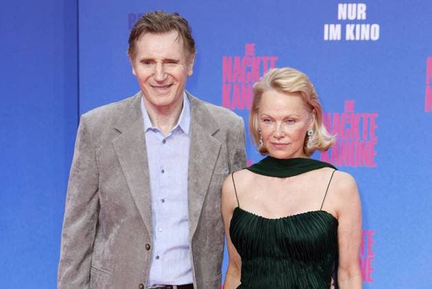 Liam Neeson und Pamela Anderson bei der Die Nackte Kanone Film Premiere am 24.07.2025 im UCI Luxe in Berlin Die Nackte Kanone Filmpremiere mit Pamela Anderson & Liam Neeson in Berlin