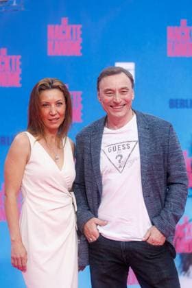 Premiere - Die Nackte Kanone Monika Gossmann und Werner Daehn bei der Deutschlandpremiere von Die Nackte Kanone im UCI Luxe East Side Gallery Kino am 24.07.2025 in Berlin. Copyright: xEventpressxKochanx