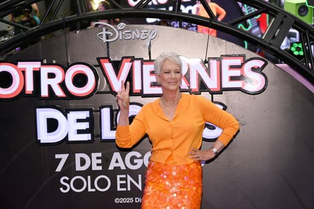 July 24, 2025, Mexico City, Ciudad de Mexico, Mexico: Actress Jamie Lee Curtis poses for photos during the purple carpet for Freakier Friday movie at Cinepolis Toreo Parque Central. on July 24, 2025 in Mexico City, Mexico. Mexico City Mexico - ZUMAe321 20250724_zea_e321_040 Copyright: xCarlosxTischlerx