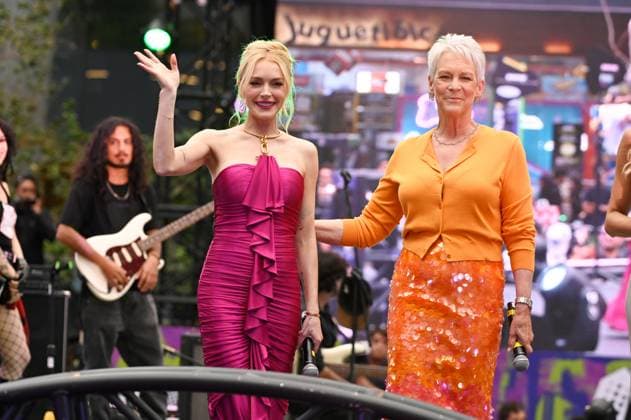 July 24, 2025, Mexico City, Ciudad de Mexico, Mexico: Lindsay Lohan and Jamie Lee Curtis pose for photos during the purple carpet for Freakier Friday movie at Cinepolis Toreo Parque Central. on July 24, 2025 in Mexico City, Mexico. Mexico City Mexico - ZUMAe321 20250724_zea_e321_051 Copyright: xCarlosxTischlerx