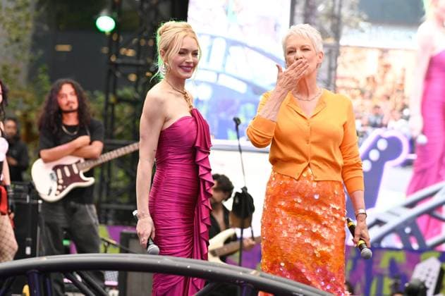 July 24, 2025, Mexico City, Ciudad de Mexico, Mexico: Lindsay Lohan and Jamie Lee Curtis pose for photos during the purple carpet for Freakier Friday movie at Cinepolis Toreo Parque Central. on July 24, 2025 in Mexico City, Mexico. Mexico City Mexico - ZUMAe321 20250724_zea_e321_069 Copyright: xCarlosxTischlerx