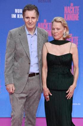 Liam Neeson und Pamela Anderson bei der Premiere des Kinofilms Die nackte Kanone The Naked Gun im Kino UCI Luxe East Side Gallery. Berlin, 24.07.2025