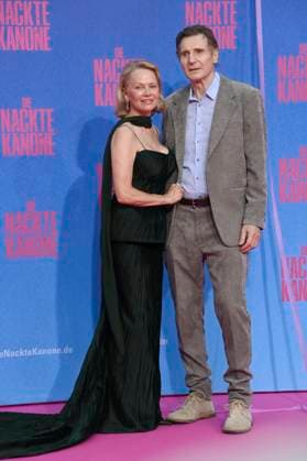 Pamela Anderson und Liam Neeson bei der Premiere des Kinofilms Die nackte Kanone The Naked Gun im Kino UCI Luxe East Side Gallery. Berlin, 24.07.2025