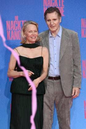 Pamela Anderson und Liam Neeson bei der Premiere des Kinofilms Die nackte Kanone The Naked Gun im Kino UCI Luxe East Side Gallery. Berlin, 24.07.2025