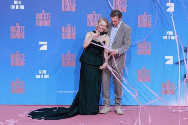 24.07.2025 , Pamela Anderson und Liam Neeson zur Deutschlandpremiere von Die Nackte Kanone, UCI Luxe East Side Gallery, Berlin, Berlin