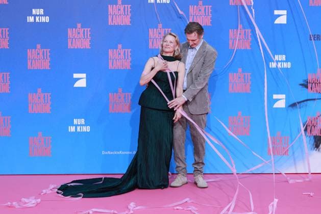 24.07.2025 , Pamela Anderson und Liam Neeson zur Deutschlandpremiere von Die Nackte Kanone, UCI Luxe East Side Gallery, Berlin, Berlin