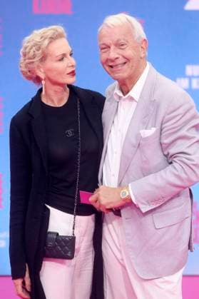 Jo Groebel mit Ehefrau Grit Weiss bei der Premiere des Kinofilms Die nackte Kanone The Naked Gun im Kino UCI Luxe East Side Gallery. Berlin, 24.07.2025