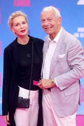 Jo Groebel mit Ehefrau Grit Weiss bei der Premiere des Kinofilms Die nackte Kanone The Naked Gun im Kino UCI Luxe East Side Gallery. Berlin, 24.07.2025