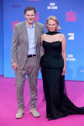 Liam Neeson und Pamela Anderson bei der Premiere des Kinofilms Die nackte Kanone The Naked Gun im Kino UCI Luxe East Side Gallery. Berlin, 24.07.2025