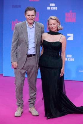 Liam Neeson und Pamela Anderson bei der Premiere des Kinofilms Die nackte Kanone The Naked Gun im Kino UCI Luxe East Side Gallery. Berlin, 24.07.2025