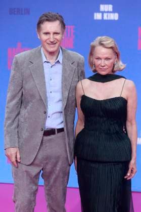 Liam Neeson und Pamela Anderson bei der Premiere des Kinofilms Die nackte Kanone The Naked Gun im Kino UCI Luxe East Side Gallery. Berlin, 24.07.2025