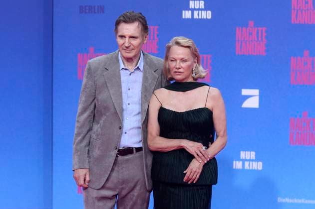 Liam Neeson und Pamela Anderson bei der Premiere des Kinofilms Die nackte Kanone The Naked Gun im Kino UCI Luxe East Side Gallery. Berlin, 24.07.2025