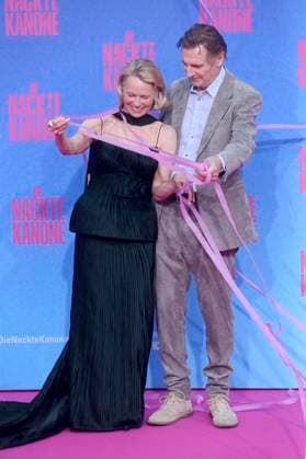 Pamela Anderson und Liam Neeson bei der Premiere des Kinofilms Die nackte Kanone The Naked Gun im Kino UCI Luxe East Side Gallery. Berlin, 24.07.2025