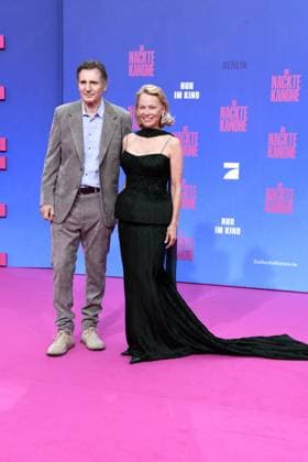 Liam Neeson und Pamela Anderson bei der Deutschlandpremiere von DIE NACKTE KANONE in Berlin am 24.07.2025