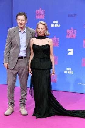 Liam Neeson und Pamela Anderson bei der Deutschlandpremiere von DIE NACKTE KANONE in Berlin am 24.07.2025