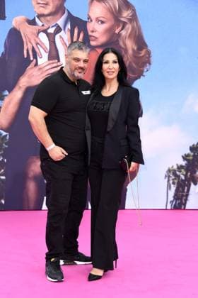 Imad Mardnli und Samia Mardnli bei der Deutschlandpremiere von DIE NACKTE KANONE in Berlin am 24.07.2025