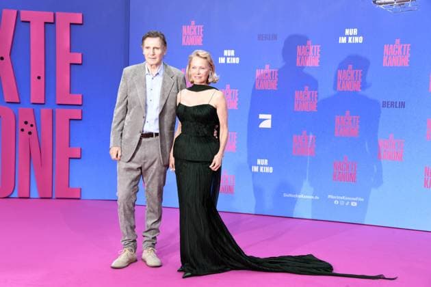 Liam Neeson und Pamela Anderson bei der Deutschlandpremiere von DIE NACKTE KANONE in Berlin am 24.07.2025