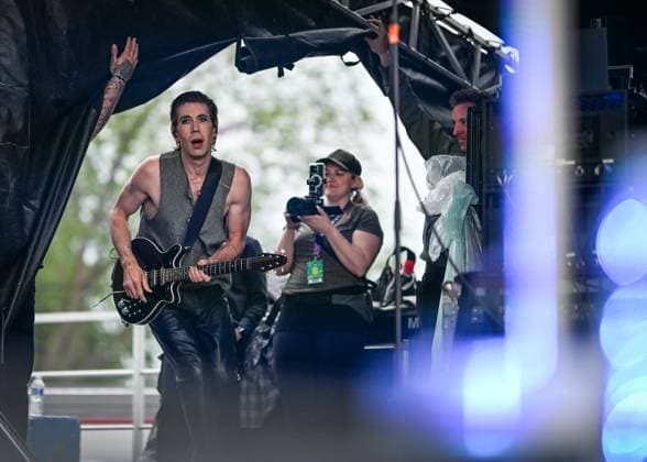 Marianas Trench Live At KDays 2025 Edmonton EDMONTON, CANADA JULY 23: Josh Ramsay, vocalist of Marianas Trench, a Canadian pop rock band from Vancouver, arrives to perform live during the K-Days Festival in Edmonton, Alberta, Canada, on July 23, 2025. Edmonton Canada  Copyright: xArturxWidakx originalFilename: widak-marianas250723_npJtB.jpg