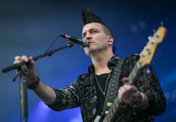 Marianas Trench Live At KDays 2025 Edmonton EDMONTON, CANADA JULY 23: Mike Ayley (bass) of Marianas Trench, a Canadian pop rock band from Vancouver, performs live during the K-Days Festival in Edmonton, Alberta, Canada, on July 23, 2025. Edmonton Canada  Copyright: xArturxWidakx originalFilename: widak-marianas250723_npVrg.jpg