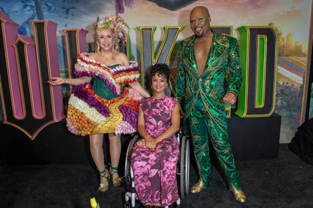 Ashley Eckstein, Marissa Bode und Michael James Scott bei der 11. jährlichen Her Universe Fashion Show auf der San Diego Comic-Con International 2025 im Manchester Grand Hyatt. San Diego, 24.07.2025