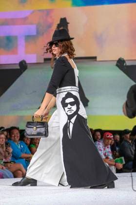 Model bei der 11. jährlichen Her Universe Fashion Show auf der San Diego Comic-Con International 2025 im Manchester Grand Hyatt. San Diego, 24.07.2025