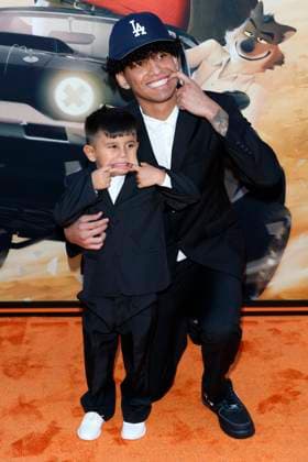 USA - The Bad Guys 2 Los Angeles Premiere - Los Angeles LOS ANGELES - JUL 23: Anthony Vargas, son Noah Vargas at the The Bad Guys 2 Los Angeles Premiere at the TCL Chinese Theater IMAX on July 23, 2025 in Los Angeles, CA Los Angeles CA USA  Copyright: xHPAx xHutchinsxPhotox