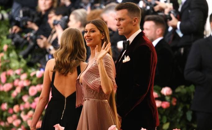 Tom Brady et sa femme Gisele Bündchen - Arrivées des people à la 71ème édition du MET Gala (Met Ball, Costume Institute Benefit) sur le thème Camp: Notes on Fashion au Metropolitan Museum of Art à New York, le 6 mai 2019. Morgan Dessalles Charles Guerin Bestimage USA People attending The 2019 Met Gala Celebrating Camp: Notes on Fashion held at the Metropolitan Museum of Art on May 6th, 2019 in New York. New York Etats-Unis