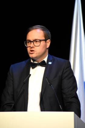 Philipp Seitz. Praesident des Bayerischen Jugendrings, -Laudator Muenchen 26.07.2025 Auditorium der BMW Welt,Bayerns Innenminister Joachim Herrmann verleiht den Bayerischen Engagiert-Preis 2025 fuer außergewoehnliche Leistungen von Ehrenamtlichen: Muenchen