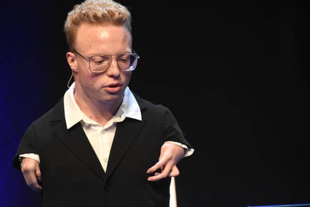 Josia Topf, Paralympics-Sieger und Erlanger Spitzenschwimmer Laudator Muenchen 26.07.2025 Auditorium der BMW Welt,Bayerns Innenminister Joachim Herrmann verleiht den Bayerischen Engagiert-Preis 2025 fuer außergewoehnliche Leistungen von Ehrenamtlichen: Muenchen