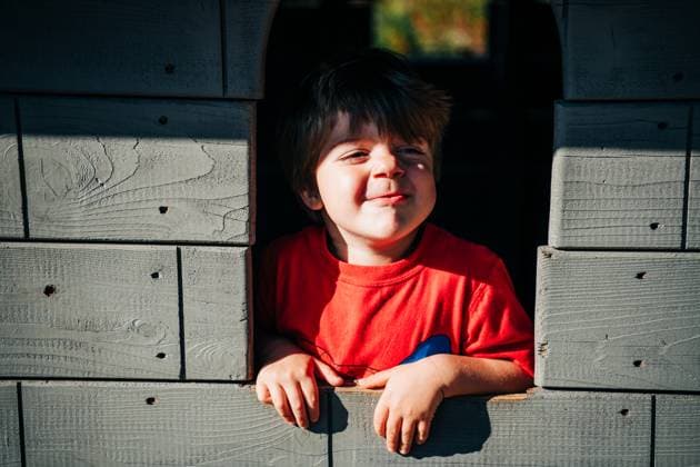 Creative Highlight Symbolbilder Preschooler having fun in playground structure North Andover, Massachusetts, United States R_FKNH250723-1791717-01 ,model released, Symbolfoto
