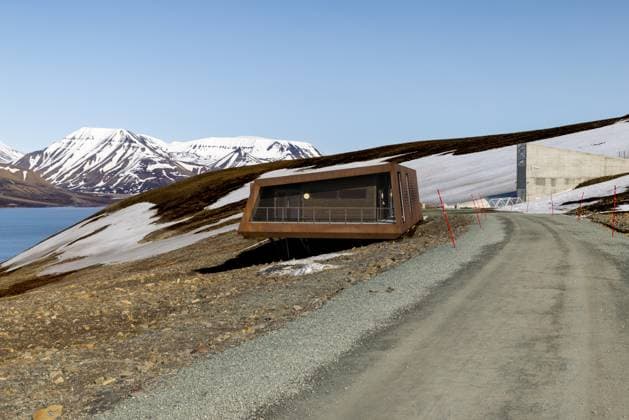 Svalbard Global Seed Vault, Schneeberg, Fjord von Longyearbyen, Spitzbergen, Svalbard Svalbard Global Seed Vault, Snow Mountain, Longyearbyen Fjord, Spitsbergen, Svalbard Copyright: imageBROKER WolfgangxVeeser ibxwve14434880.jpg