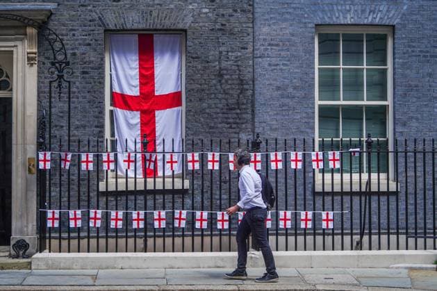 10 Downing Street Decorated With England Flags to celebrate Lionesses Euro 2025 Victory, London, 28 July 2025 London 28 July 2025. The facade of 10 Downing Street is decorated With England flags and bunting after the England women football team, the Lionesses victory against Spain at the Euro 2025 championships in Basel Switzerland on Sunday 27 July, Credit:Amer Ghazzal Avalon  Copyright: xAmerxGhazzalx xAvalonx 1026273310