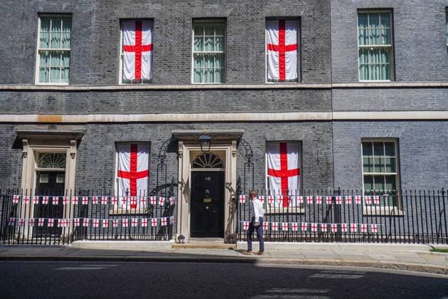 10 Downing Street Decorated With England Flags to celebrate Lionesses Euro 2025 Victory, London, 28 July 2025 London 28 July 2025. The facade of 10 Downing Street is decorated With England flags and bunting after the England women football team, the Lionesses victory against Spain at the Euro 2025 championships in Basel Switzerland on Sunday 27 July, Credit:Amer Ghazzal Avalon  Copyright: xAmerxGhazzalx xAvalonx 1026273514